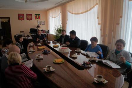 Вручение семьям погибших Книги Памяти